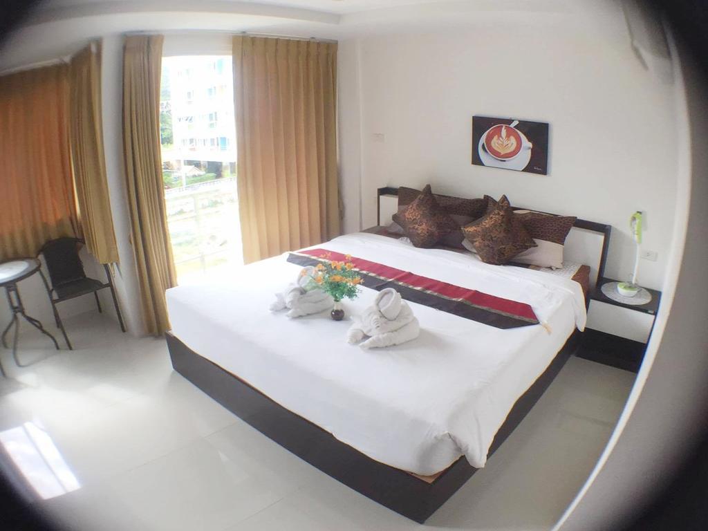 สวิส เฮาส์ Hotel Patong ภายนอก รูปภาพ