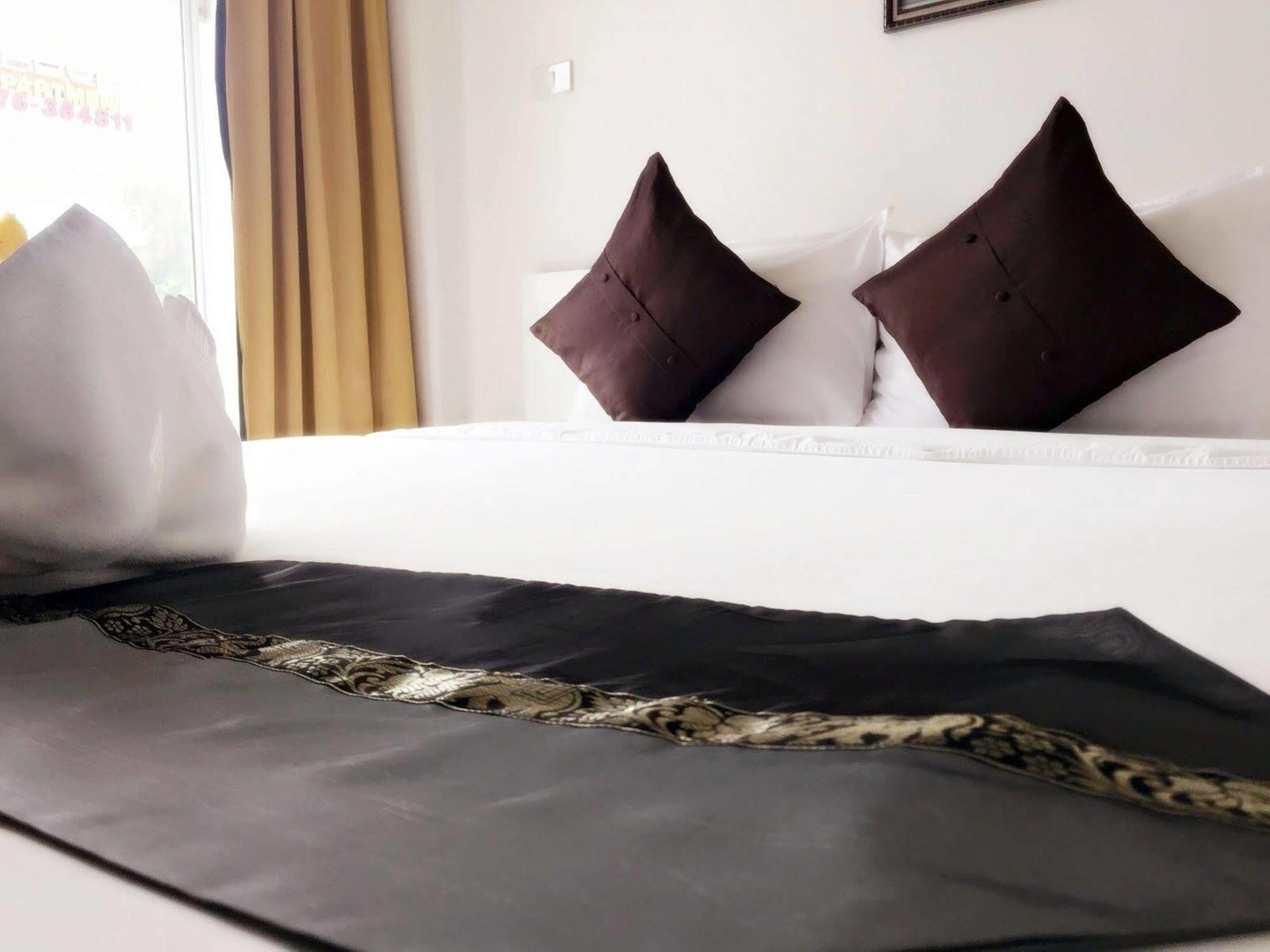 สวิส เฮาส์ Hotel Patong ภายนอก รูปภาพ